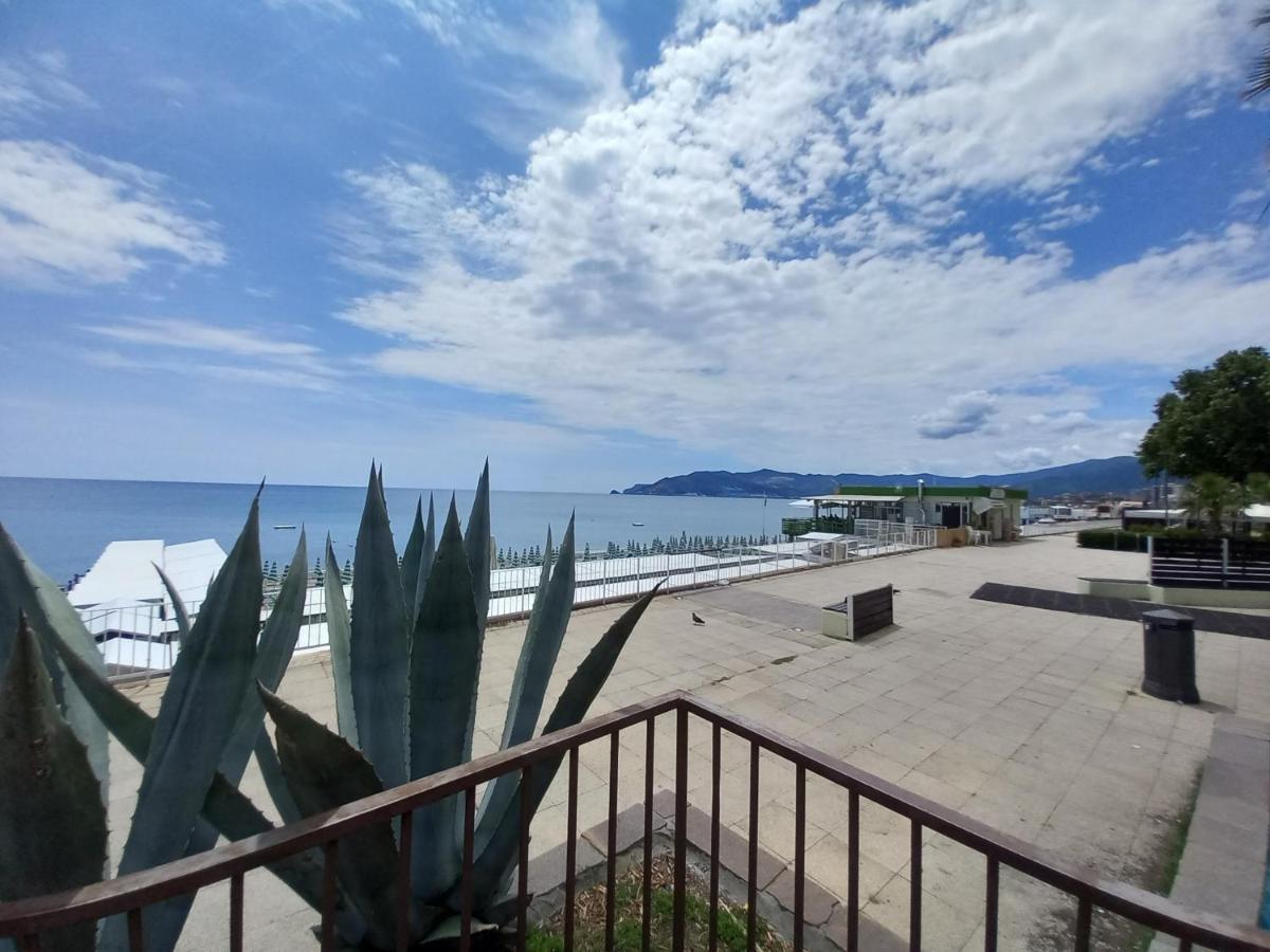 Ferienwohnung Sweet Sea View Savona Exterior foto
