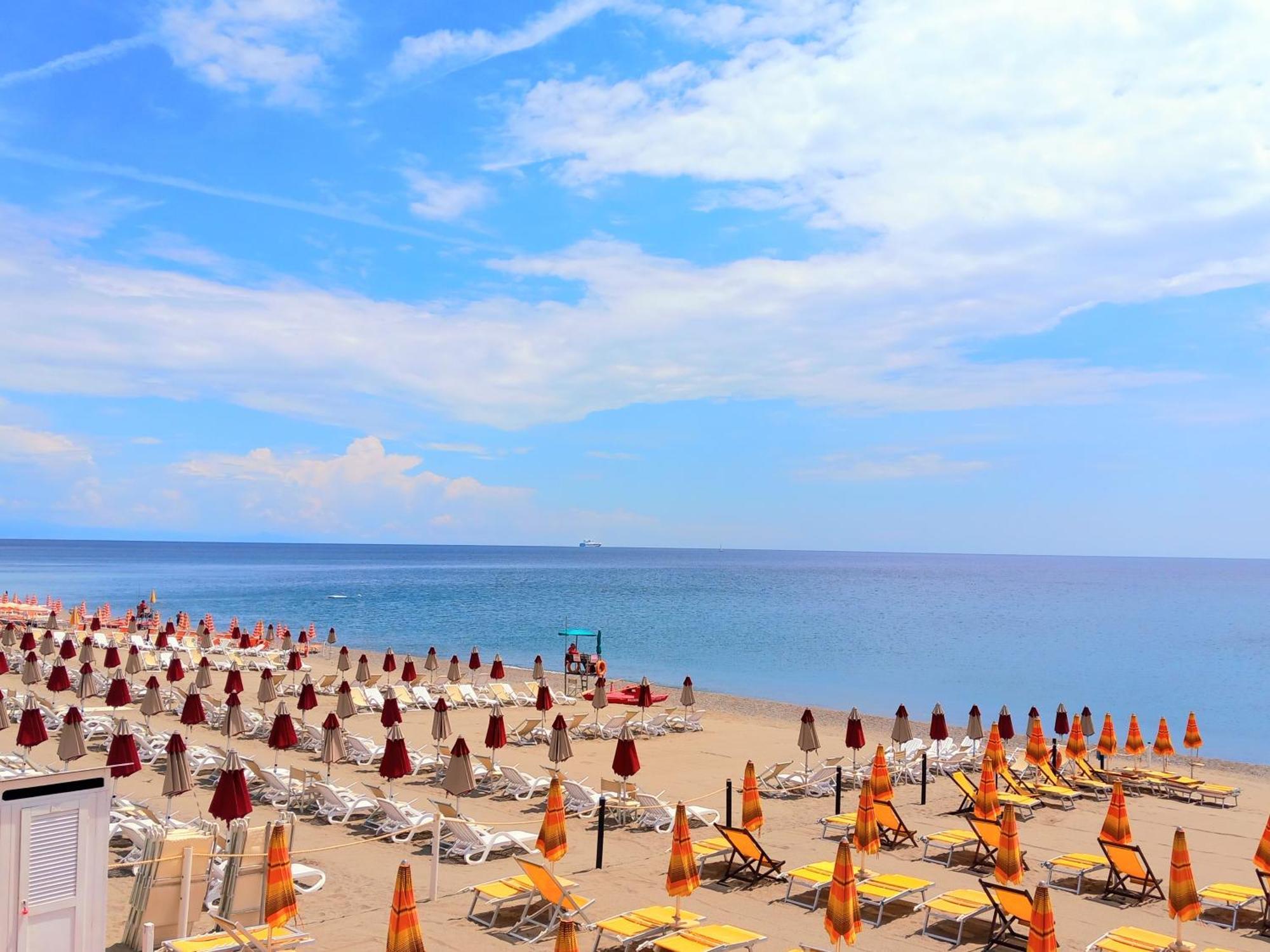 Ferienwohnung Sweet Sea View Savona Exterior foto